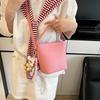 Сумка-ведро 2025 лето новая сумка конфетного цвета универсальная повседневная сумка-мессенджер модная универсальная наплечная сумка