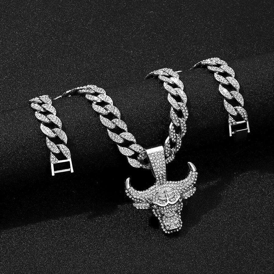 Bull Head Pendant Full of Diamonds Cuban Chain, Hip-hop Street Rap Style 15mm Clasp Jewelry European and American Niche Personalized Animals