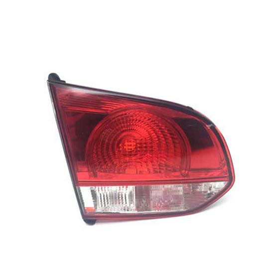 Совместим с Volkswagen Golf 6: Задний фонарь в сборе, стоп-сигнал, фонарь защиты от наезда сзади, указатель поворота и габаритный фонарь.