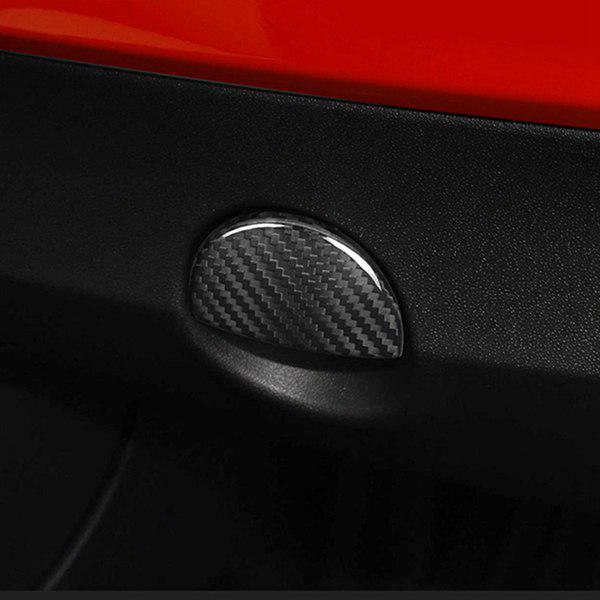Накладка на ручку перчаточного ящика Fiat 500 из углеродного волокна