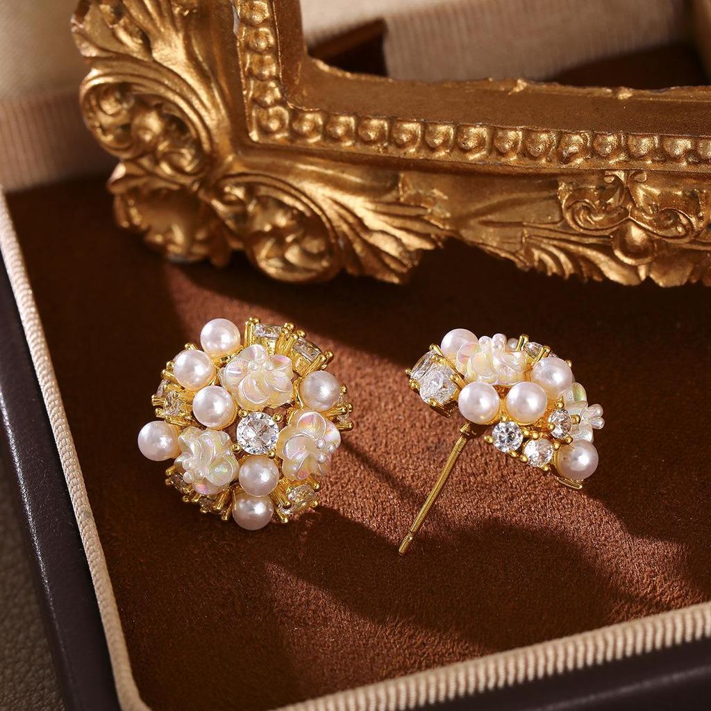 European Retro 3D Flower Pearl Zircon Earrings for Women - Elegant, Unique Luxury Studs