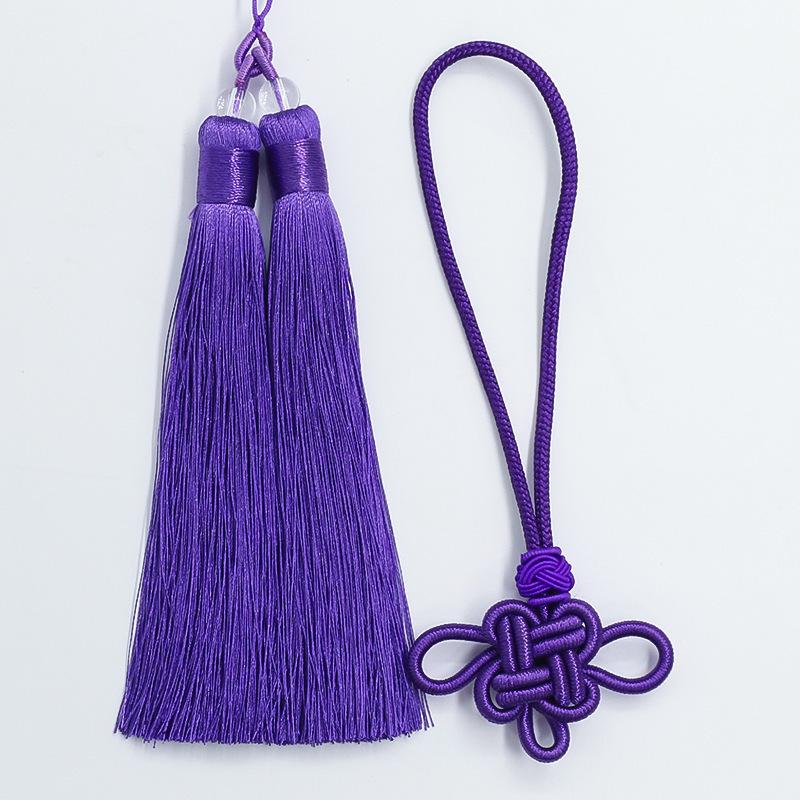 Двухцветная кисточка-подвеска в виде китайского узла для рукоделия