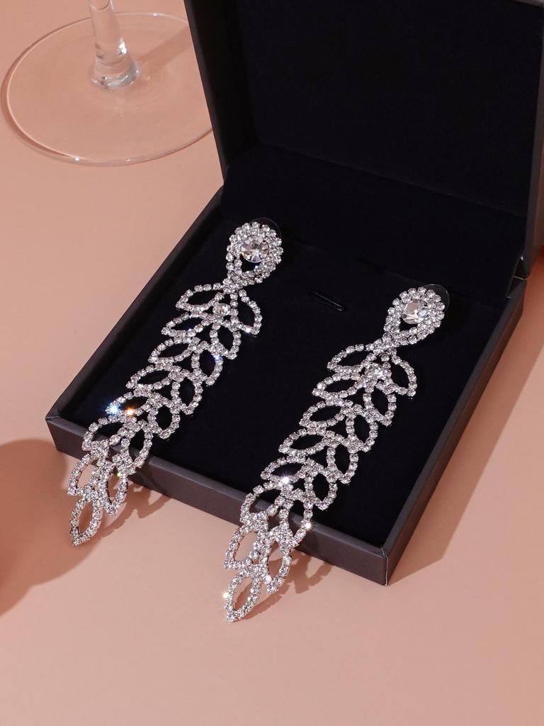 Luxurious Diamond Tassel Earrings: Shimmering, High-End Fashion for Exquisite European & American Style Party Wear.