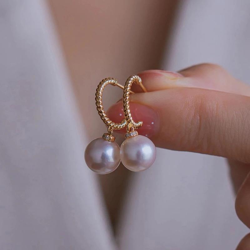 Twist Pearl Stud Earrings Femininity Light Luxury Niche Design Sense Daily Commuting Can Wear Imitation Pearl Earrings Earrings