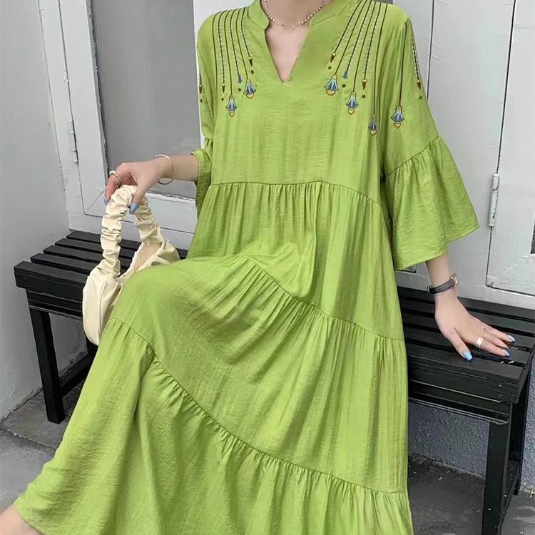 Clothland Женское Элегантное Вышитое Платье V-образный Вырез Расклешенные Рукава Свободный Стиль Цельный Ретро Миди Платья