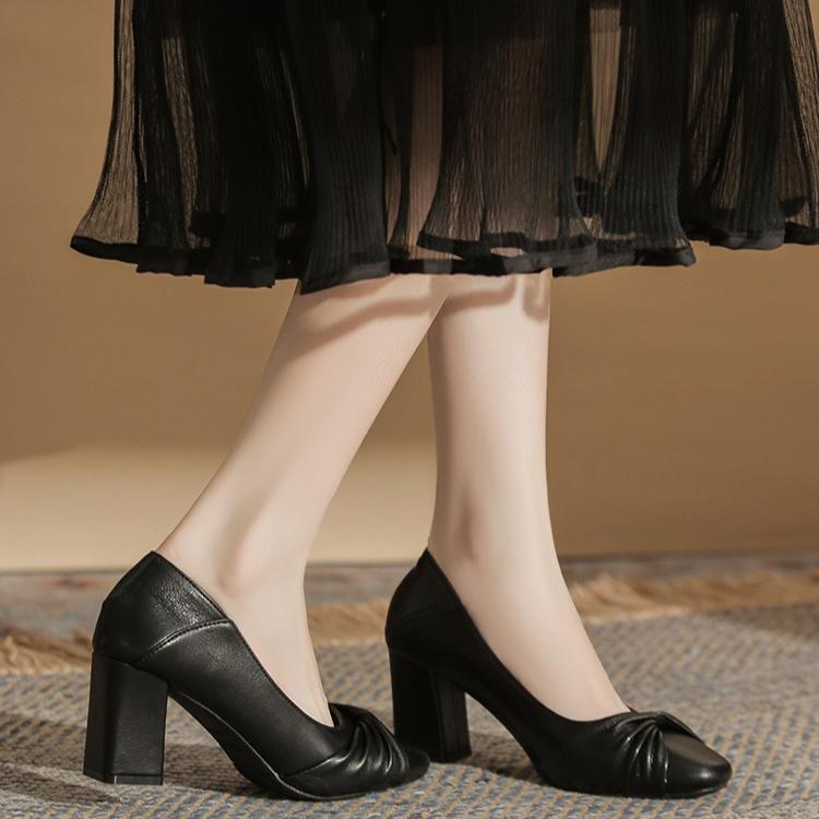 Fashion High Heels Women's 2025 New Square Head Thick Heel Large Size Women's Single Shoes Fattened and Widened Commuter Work Shoes