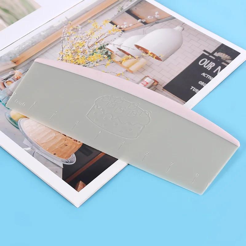 9 Inch Pastry Cutter Plastic Cake Spatulas Dough Scraper With Measuring Scale Butter Bread Pizza Fondant DIY Baking Tools