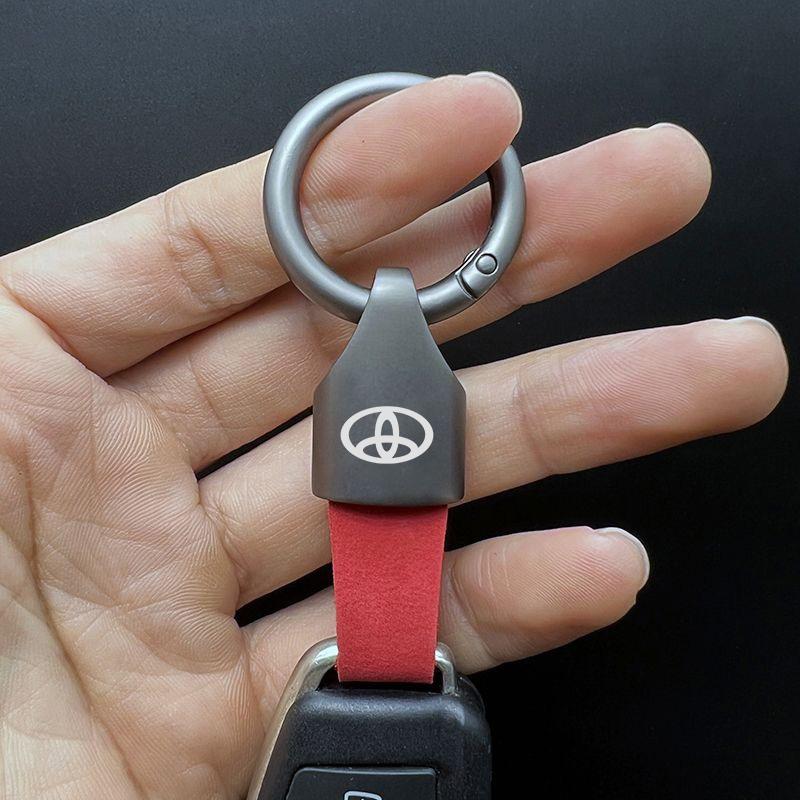 Simply styling Leather Alloy Car Keyring Keychain Key Holder For Toyota 86 Corolla Prius YARiS Hilux CHR SUPRA RAV4 Accessories