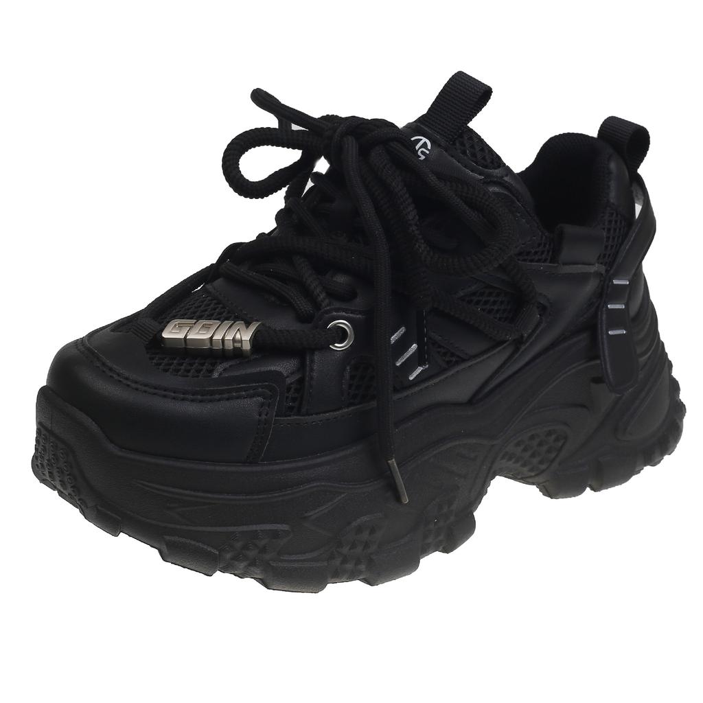 Модные женские туфли для папы на толстой подошве 2025 года, новые повседневные кроссовки для мужчин небольшого роста и тонкости из сетчатой ткани с дышащими вставками