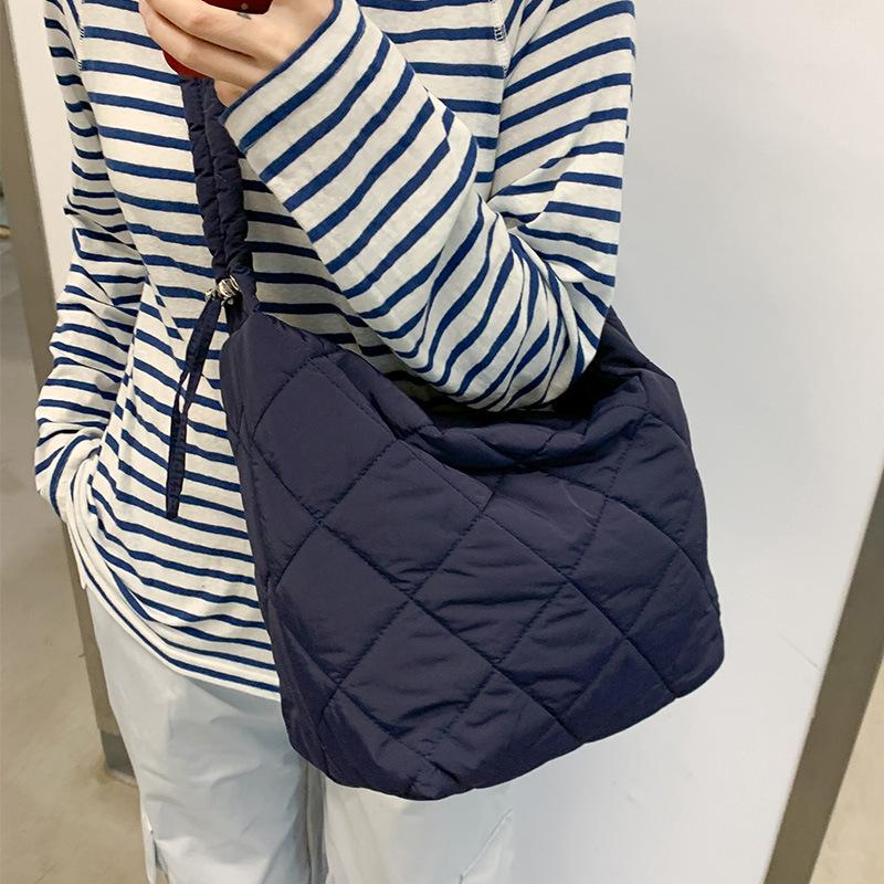 Large Capacity Cotton Clothing Fashion Bag for Women  Pleated Bag  One-shoulder Cloud Bag  Simple Casual Crossbody Bag