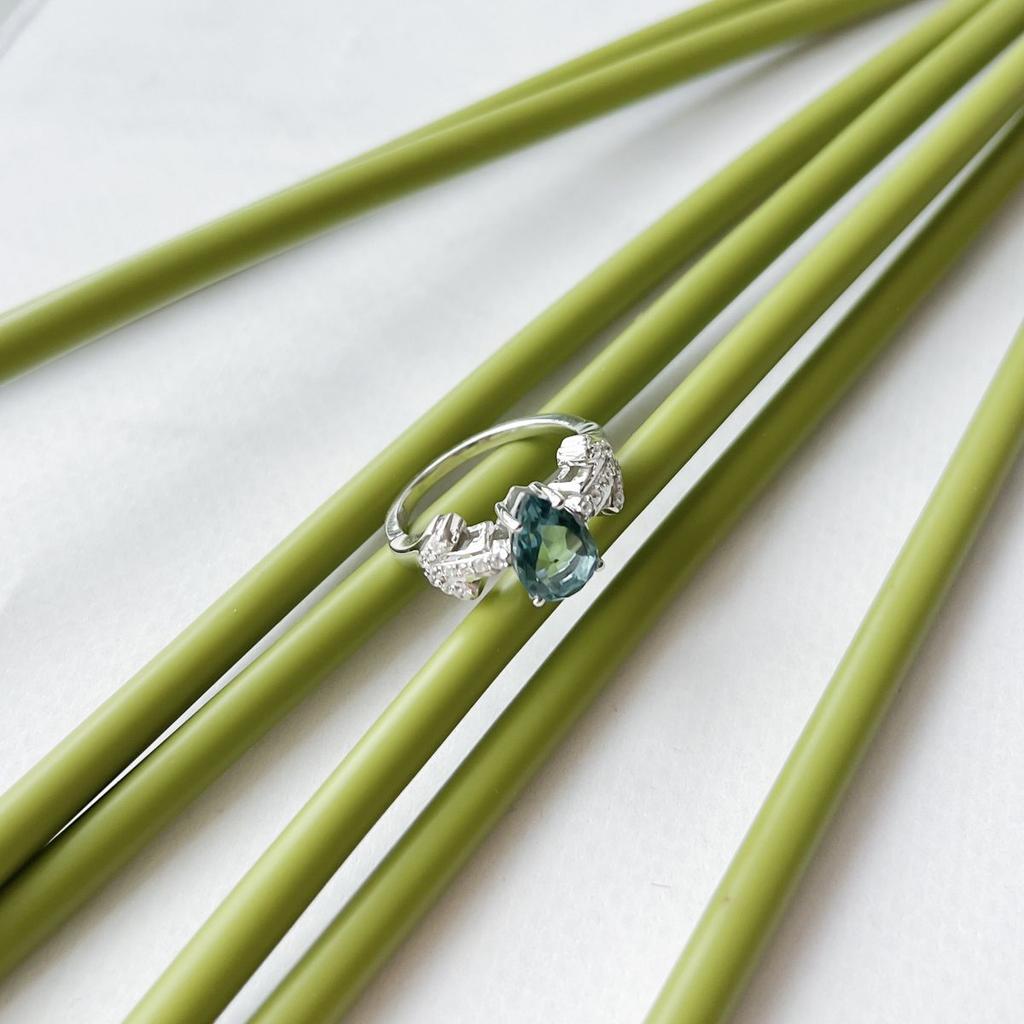 Silver Ring with London Blue Topaz 1.938ct, Cubic Zirconia, Product Weight 3.41 G (2151814)