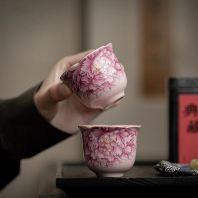 Китайская керамика Маленькая чайная чашка Китайская Кунг-фу Ганфу Чайная посуда Фарфоровая чашка Ручная работа Пион Лилия Одиночная чашка для мастера Посуда для напитков