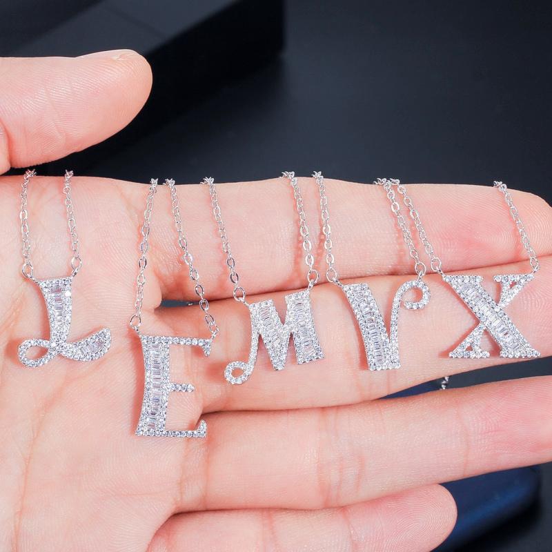 WWJ Элегантное ожерелье с подвеской из блестящего кубического циркония 26 инициалов и букв имени