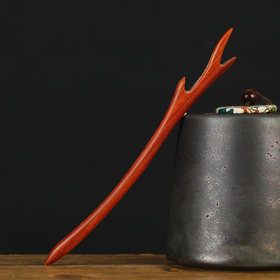 Заколка из красного сандалового дерева для прически-пучка: Элегантный древнекитайский стиль