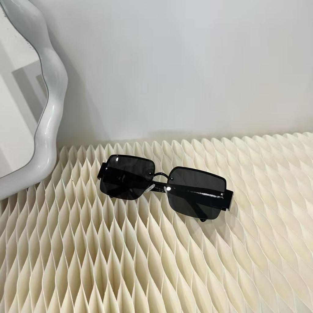 Square Women Sunglasses Korean Fashion UV Protection Sun Glasses for Women Travelling Photographing Men Sunglass