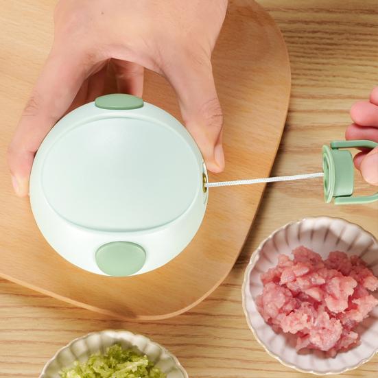 Mini Manual Garlic Chopper Portable Hand-Pull Food Processor for Garlic Ginger Chili Efficient Food Preparation Kitchen Gadget