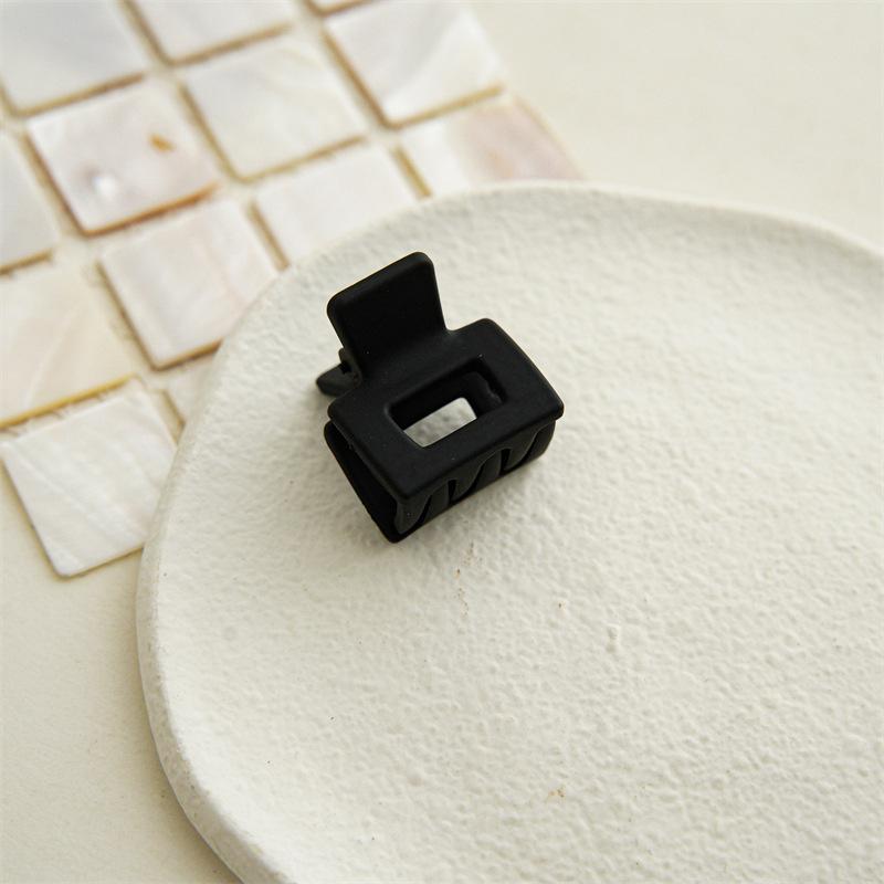 Маленькие квадратные когти для волос, матовая заколка для волос, простые заколки с геометрической формой, зажим для хвоста, аксессуары для волос в виде крабов для женщин