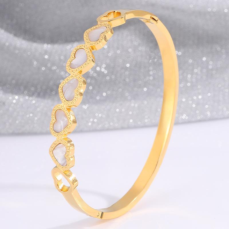 Hollow Love Shell Women's Fashionable and Versatile Heart-to-heart Bracelet