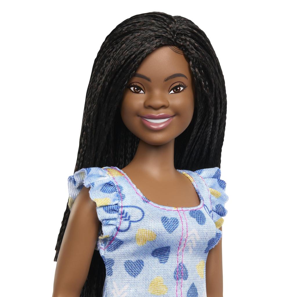 barbie Мини-кукла Модница Сердце для детей от 3 лет и HYK14 Платье, Наряжаться и Дом, Вверх, Синий,