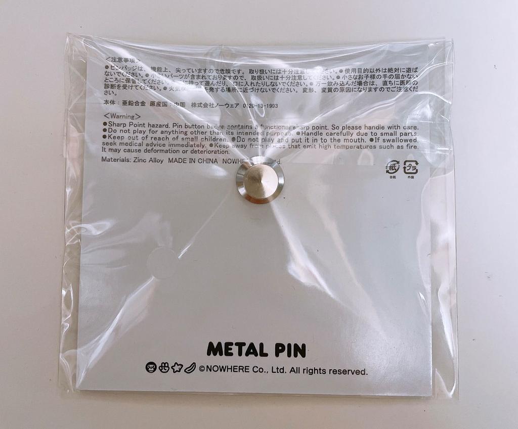 [Б/У] МЕТАЛЛИЧЕСКИЙ ПИН BAPE X STRAY KIDS DWAEKKI