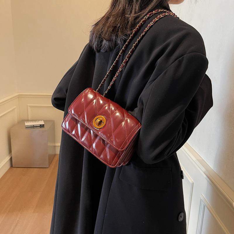 Сумка-цепочка ромбовидной формы женская новая популярная универсальная на плечо, мессенджер, высококлассная дорожная маленькая квадратная сумка