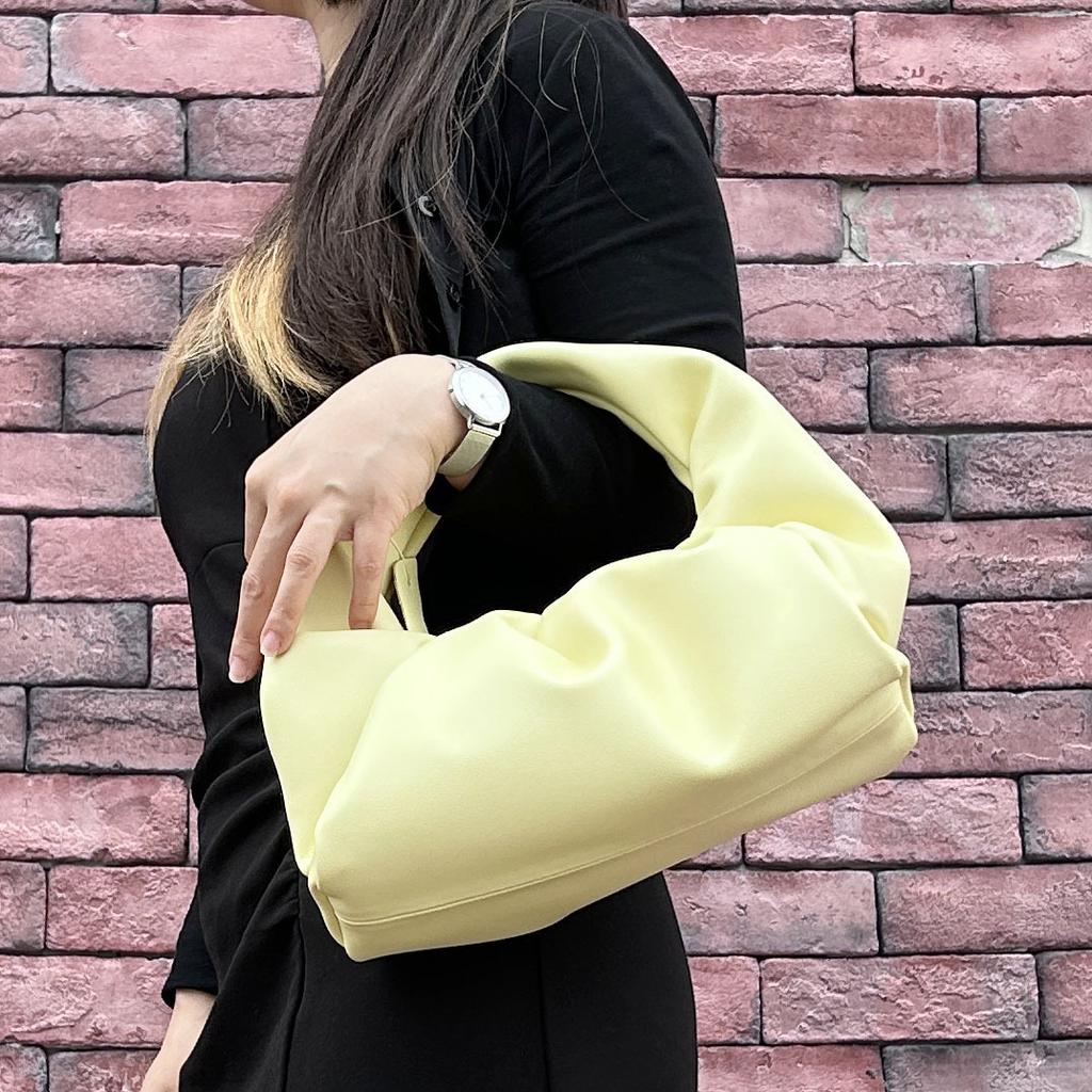 New Fashion Versatile Leather Handheld One Shoulder Handheld Wrist Cloud Bag Folded Bag