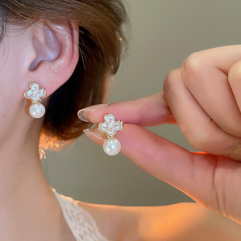 Silver Needle Super Fairy Elegant Bow Flower Stud Earrings French Light Luxury Earrings Literary Style Sweet Versatile Earrings
