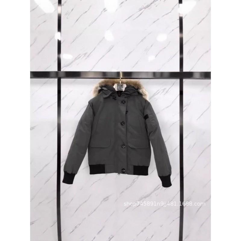 Womens Premium Down Jacket Chilliwack Style Hooded Short Puffer Coat With Faux Fur Collar