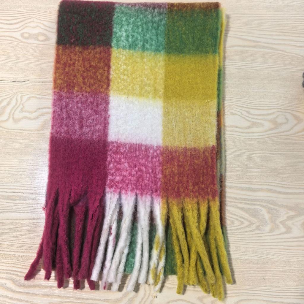 New Maillard Dopamine Plaid Scarf Women's Nordic Autumn and Winter Soft Waxy Warm Circle Yarn Contrasting Color Plaid Scarf