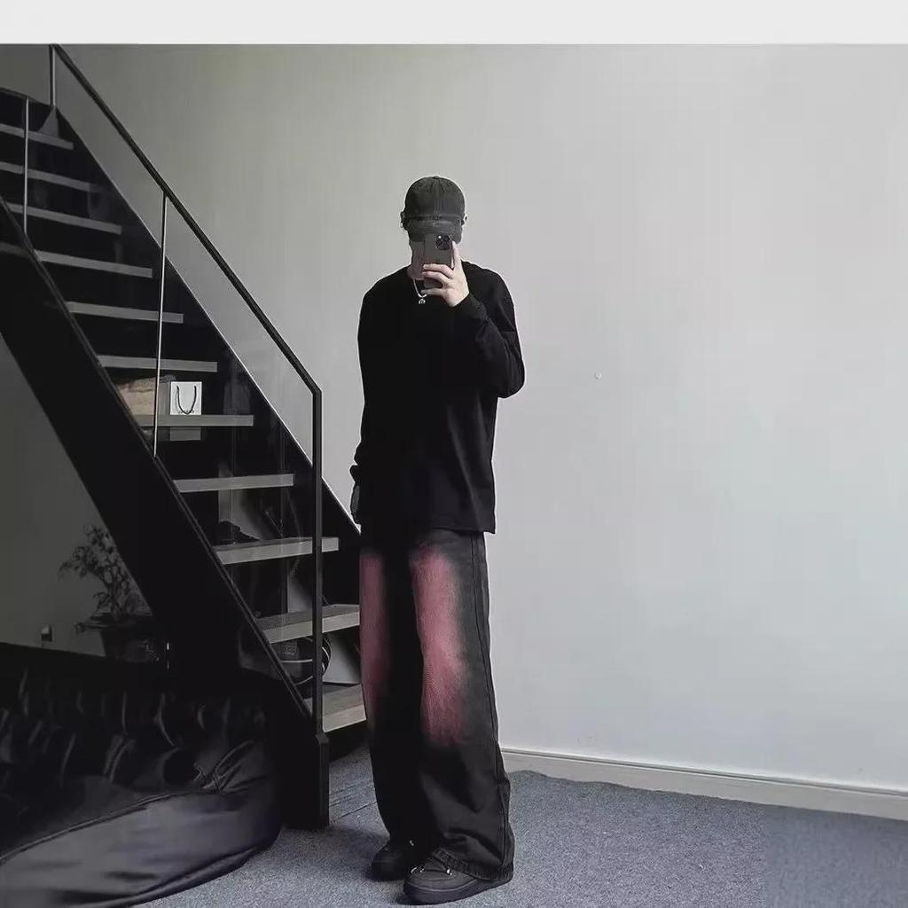 Мужские расклешенные джинсы черного и розового цвета с градиентом — свободные, красивые, удобные в стиле американского хип-хопа.