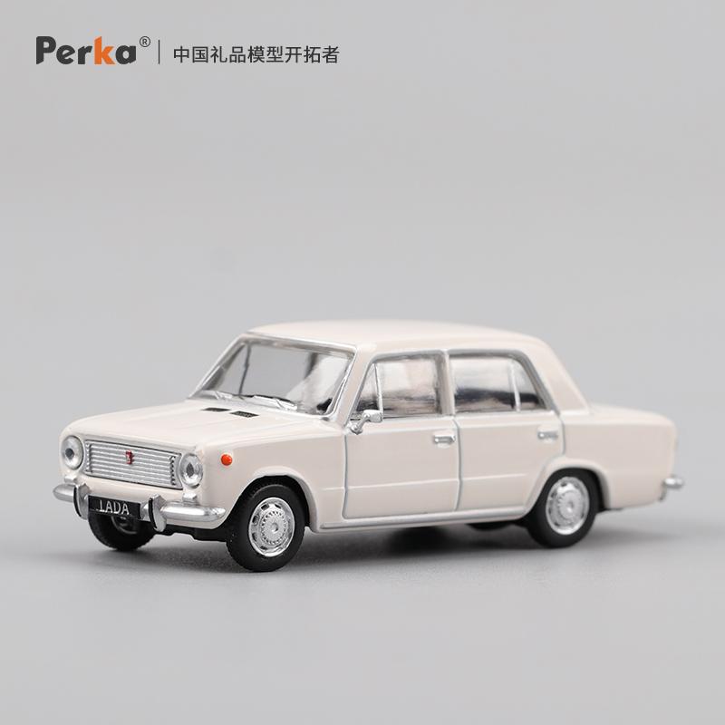 Perka 1/64 Классический Старый Автомобиль Бывший Советский Автомобиль ВАЗ-2101 Сплав Автомобиль Металлическая Модель Литье под Давлением Детские Рождественские Подарки Игрушки для Мальчиков