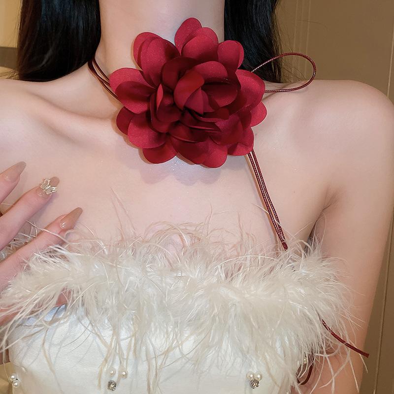 Супер фея ткань роза шейная цепочка колледж стиль простой высокое чувство ожерелье мода универсальный темперамент нишевое ожерелье женщины