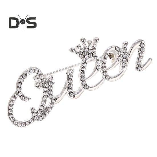 Fashion Rhinestone Queen Letter Brooch Pins for Women Luxury Crown Corsage Party Wedding Gifts Clothing Accessories
