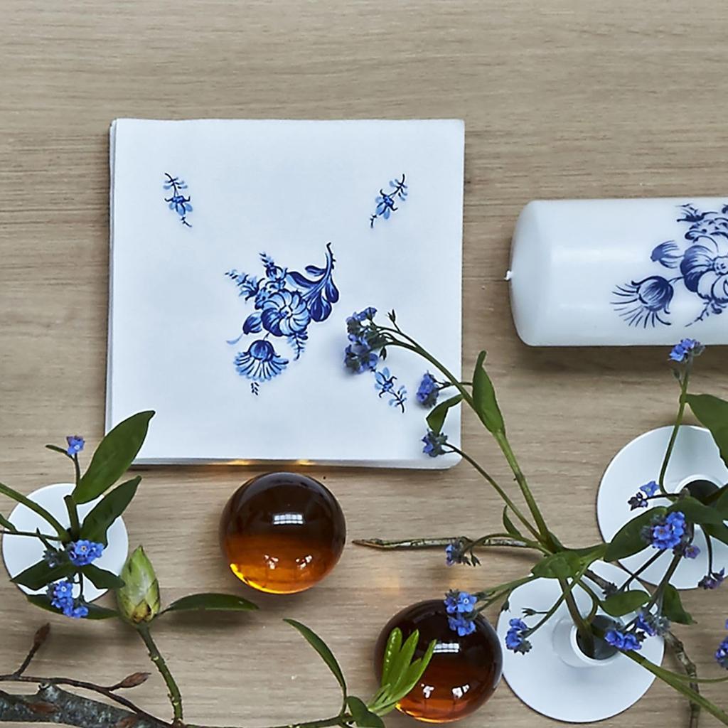 Салфетки бумажные DANA COLOR ROYAL CLASSIC M размер 33x33 см сложены 20 штук размер обеденный Дания подлинный продукт сертификация FSC этикетка Scandinavian Swan