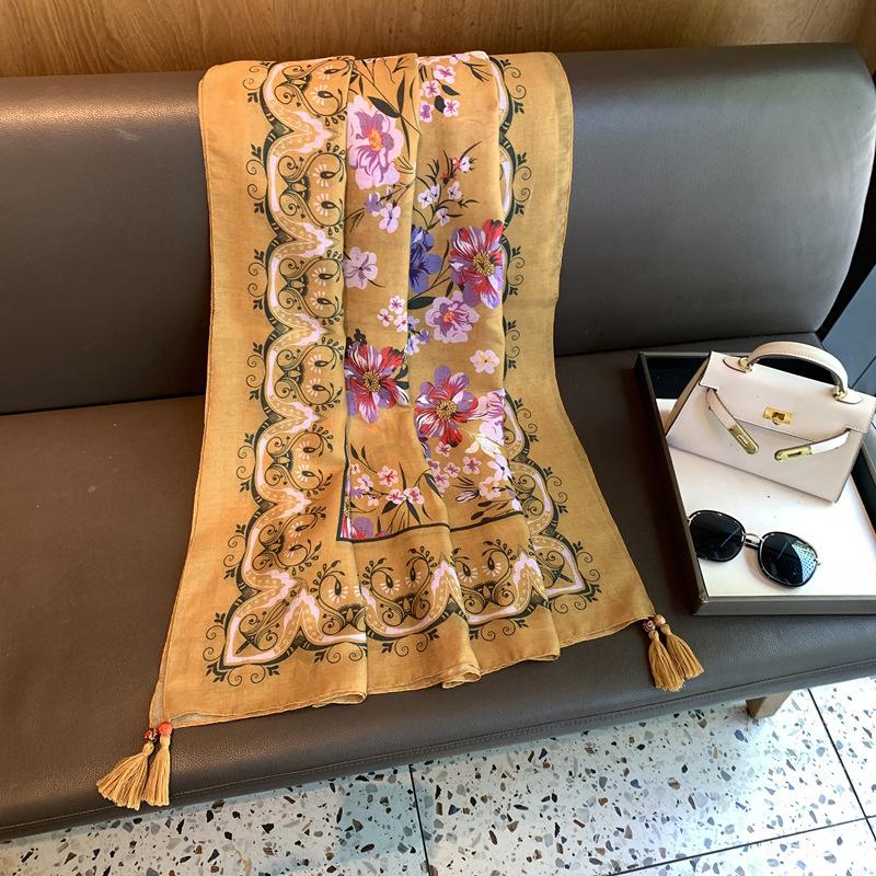 Spring And Autumn Floral Scarf Women'S Premium Versatile Beach Scarf Scarf Shawl Simple And Fashionable Outer Cape Scarf
