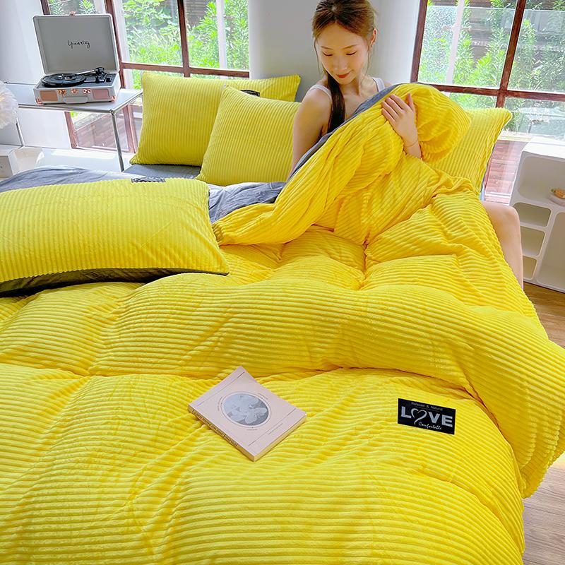 Cartoon Strawberry Duvet Cover Super Soft Kawaii Fluffy Bedding Set Reversible Flannel Plush Comforter Cover with 2 Pillowcase