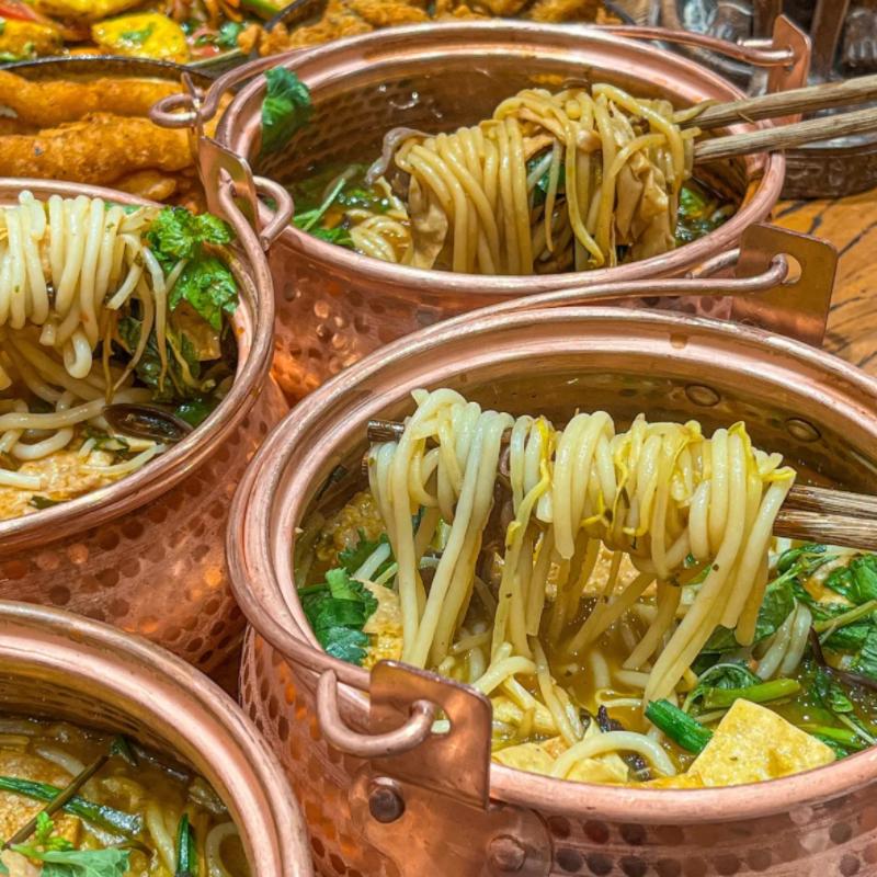 Юньнаньский глиняный горшок: Ручной горшок для рисовой лапши из фиолетовой меди