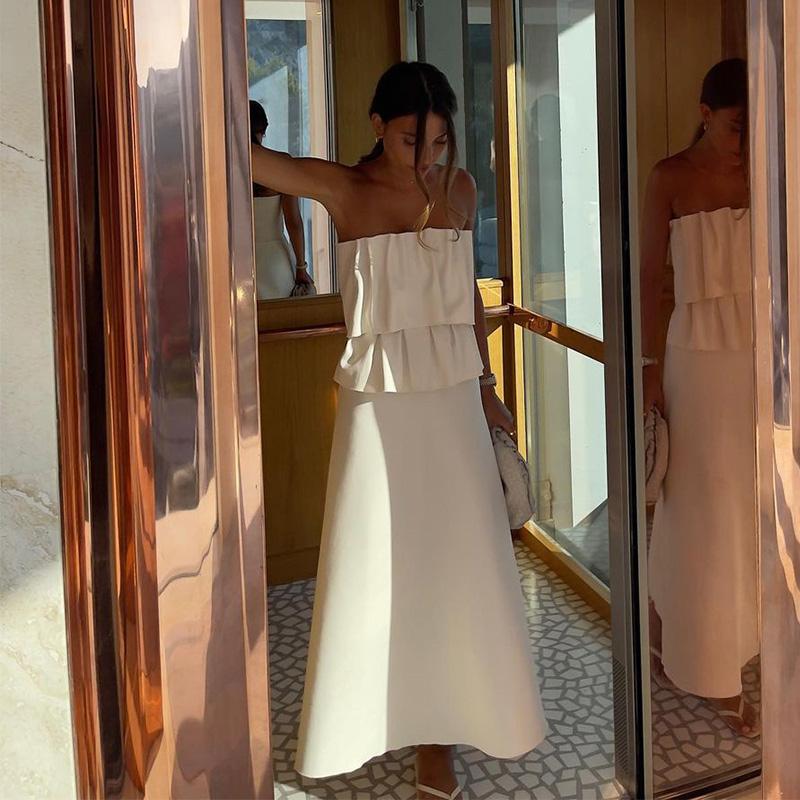 Белое плиссированное платье без бретелек, однотонное, с открытыми плечами, с защипами, модное, стройнящее, женское, пляжное, элегантное, длинное, для отдыха на пляже