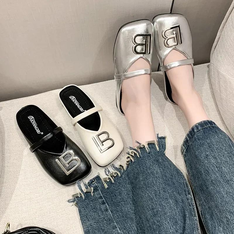 Модные летние женские тапочки на плоской подошве, модные дизайнерские сандалии, роскошные серебряные туфли для женщин 2024 года, новые женские туфли Zapatos De Mujer
