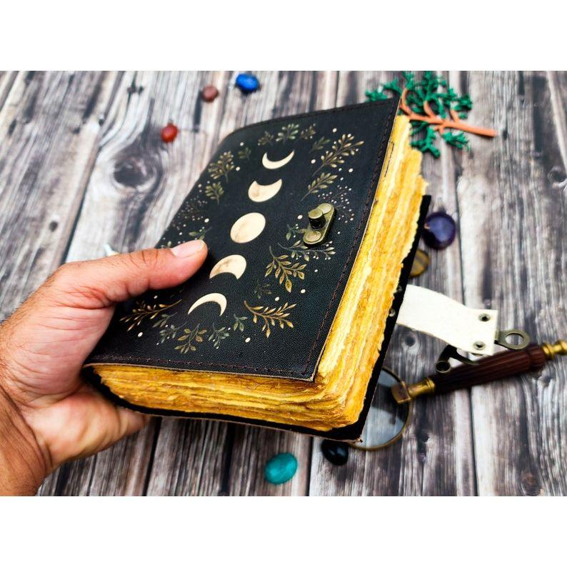 Sun Moon Leather Journal For Men Women 200 Page of Antique Hademade Decle Edge Pepar Leather Traveling Sketchbook For Men Women
