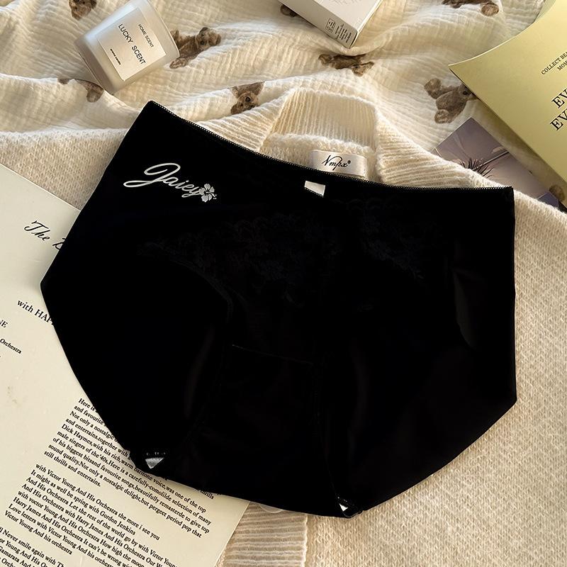 Plus Size Women's Mid Waist Lift Hip Breathable Sexy Word Mother Skin Lace Edge Pure Wind Underwear