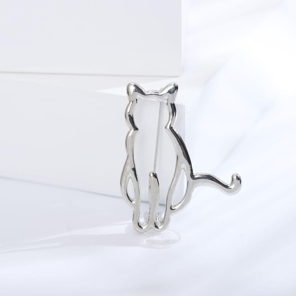 Blucome New Fashion Smooth Surface Cat Brooch Creative Gold Color Alloy Animal Pin Versatile Women Accessories