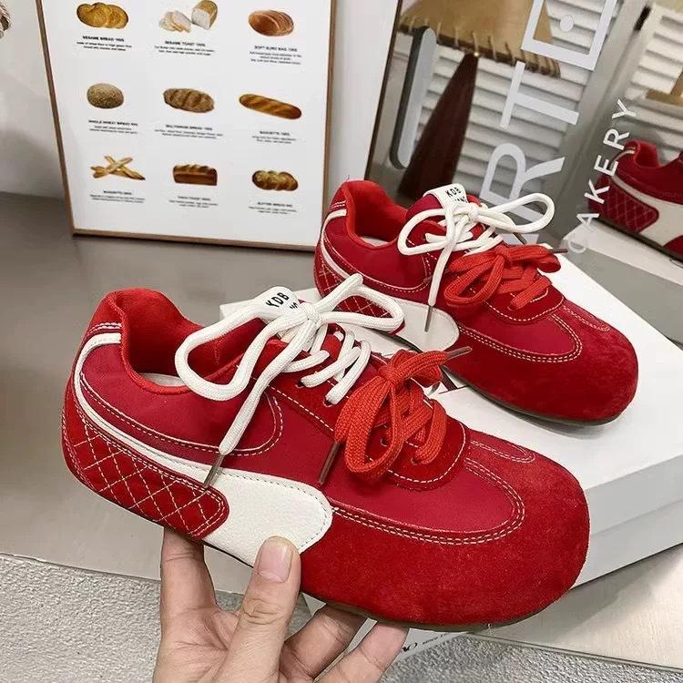 Красные женские кроссовки для бега для женщин Новые кроссовки женские повседневные туфли на плоской подошве Comfort Single Shoe Zapatillas De Mujer