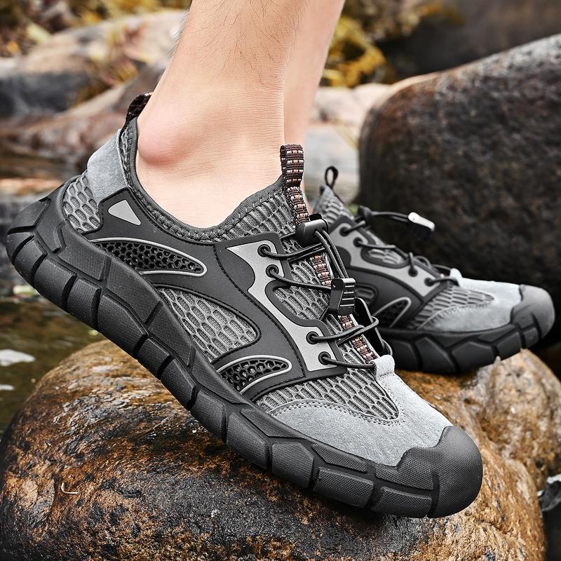 Fashion Summer Men Soft Bottom Sandals Casual Leather Sandals Fashion Flat Designer Beach Shoes Outdoor Waterproof Hollow Out Sneakers