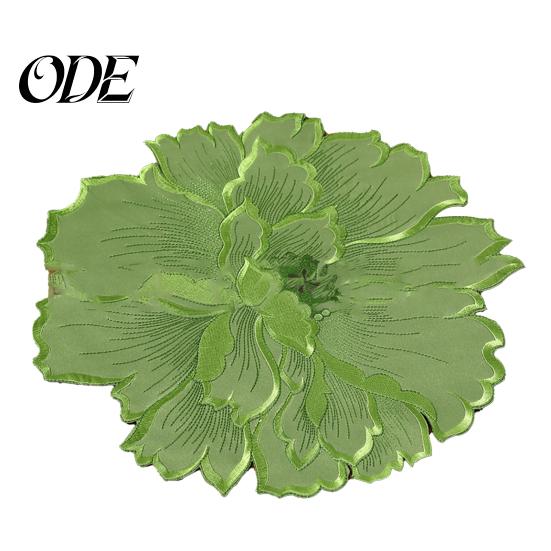 Lightweight Beautiful Flower Shape Placemat Exquisite Fine Texture Polyester Dinner Mat for Home Table
