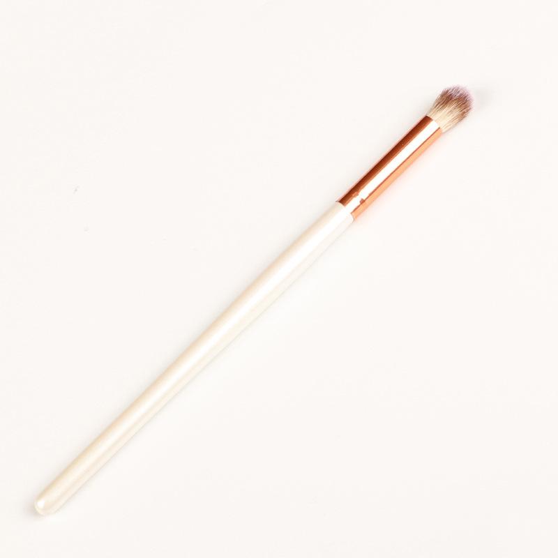 Супермягкая кисть для растушевки теней из синтетического волокна - Многофункциональный инструмент для макияжа