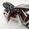 Изысканный 1:Металлическая модель Mercedes-Benz Maybach SUV в масштабе 1:24 - Черно-белая версия