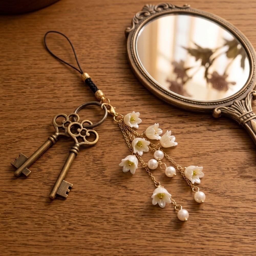 Ornaments Flower Cluster Keychain Elegant Tassel Keychain Creative Flower Pendant Gifts
