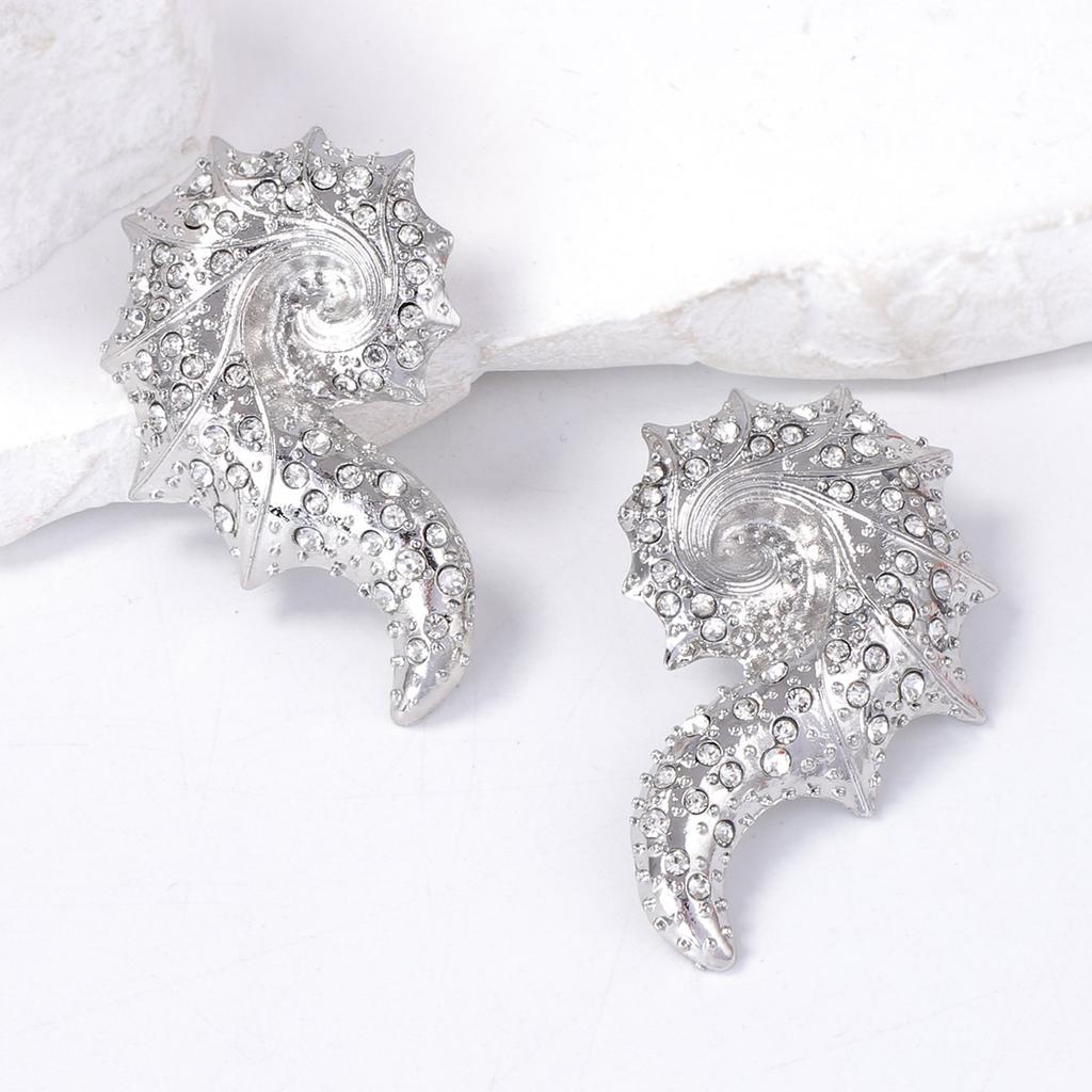 Ocean cold wind light luxury high-end design sense exaggerated alloy inlaid zircon unique conch female stud earrings