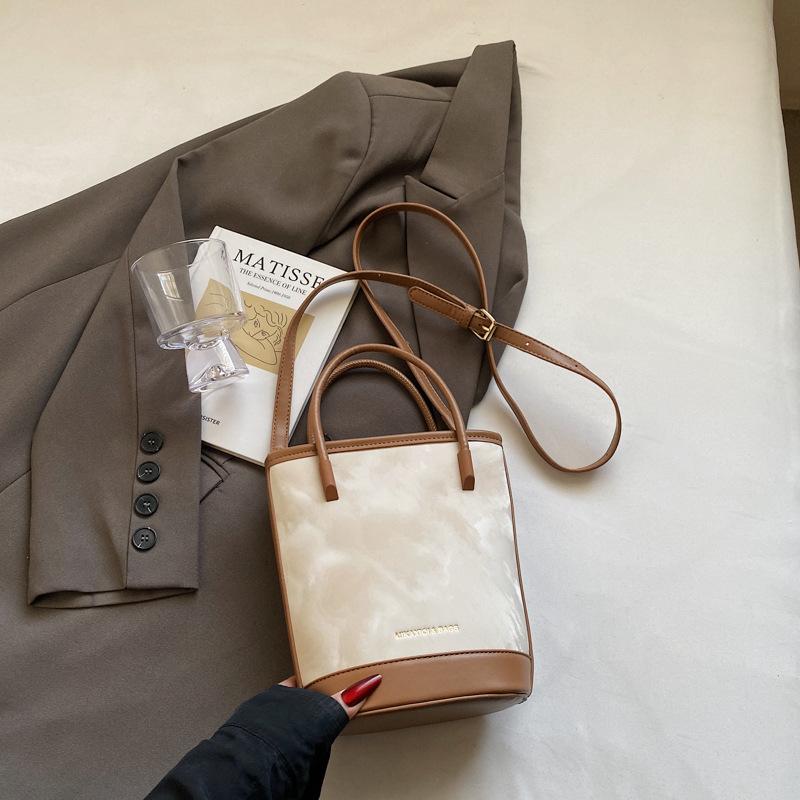 Популярная в этом году сумка-ведро женская 2025 новая модная в зарубежном стиле сумка-мессенджер для выхода в свет портативная маленькая сумка